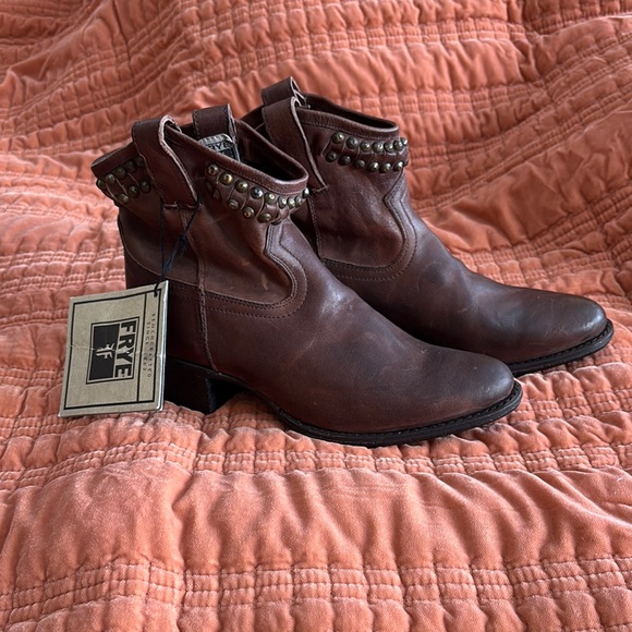 Frye Brown studded Billy Bootie Size 8 - Picture 5 of 8